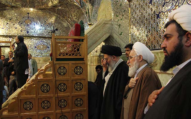 http://www.shahecheragh.ir/files/news/1392/ESFAND/24/shahcheragh2.jpg