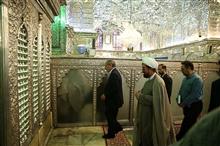 تجدید میثاق رئیس و جمعی از مدیران دانشگاه آزاد اسلامی شیراز با حضرت احمدبن موسی الکاظم شاهچراغ علیه السلام